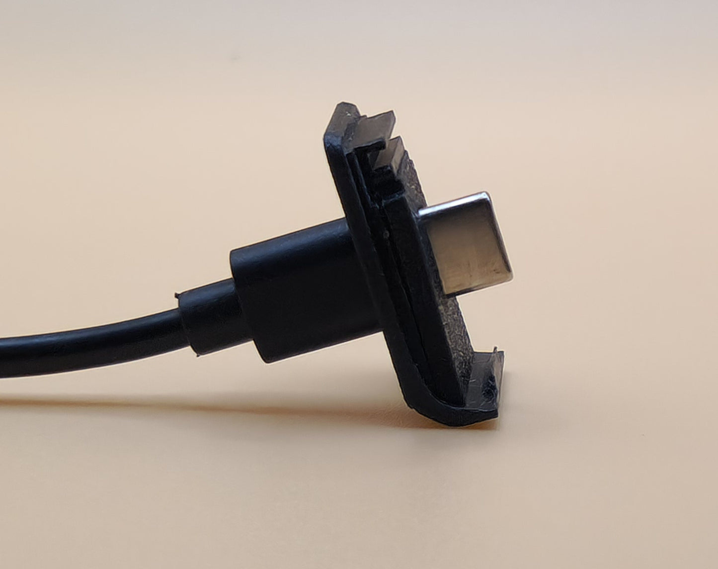 insta360 ace pro USB door