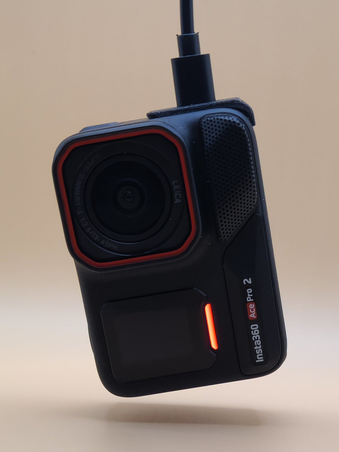 Insta360 USB PassT hrough door